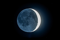 Earthshine photo