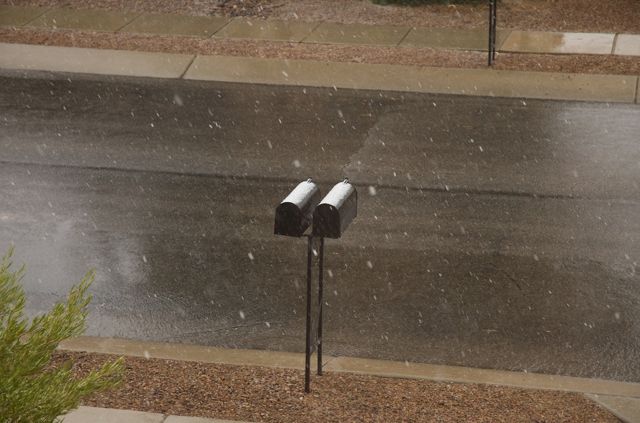 Oro_Valley_snow_08_Dec_26_10